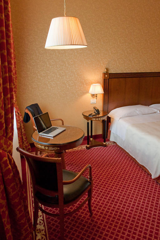 Hotel Maxim Anzola dell'Emilia Oda fotoğraf