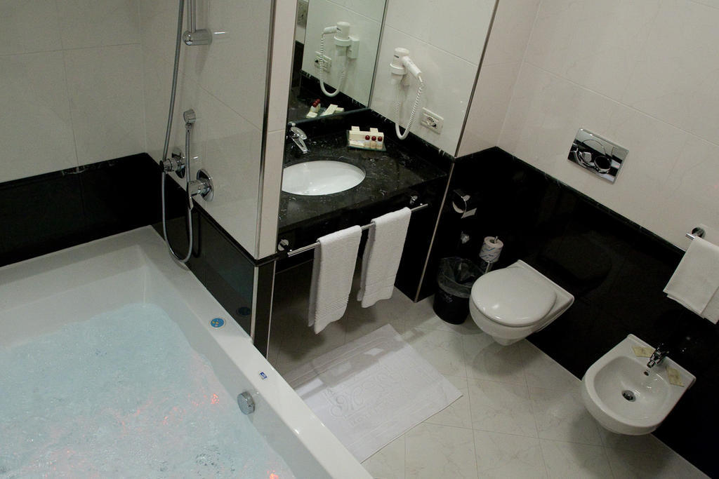 Hotel Maxim Anzola dell'Emilia Oda fotoğraf